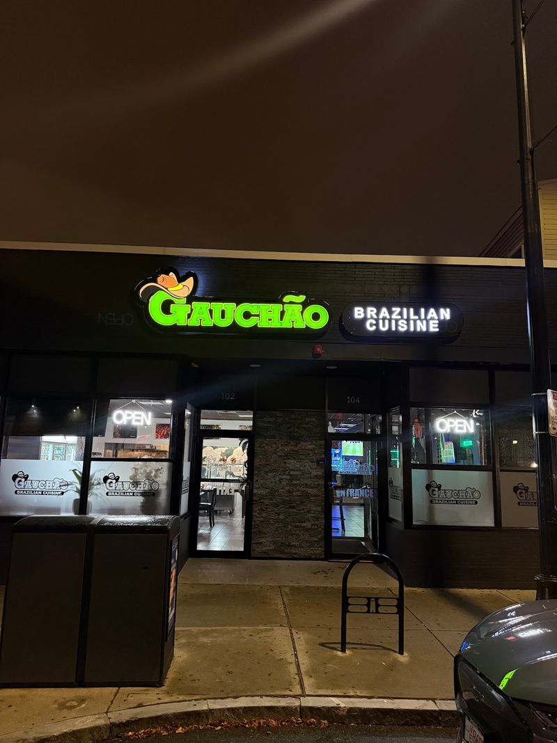 Broadway Logistics: Arrive Hungry, Not Rushed