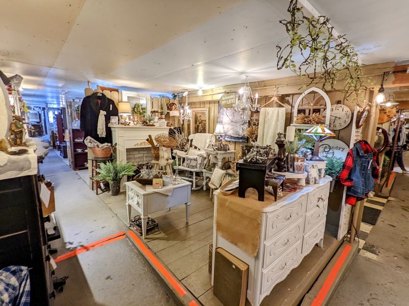 Buffalo Nickel Antiques, Buffalo, MN