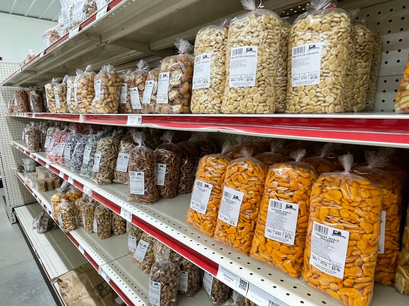 Bulk Aisles Built for Bakers