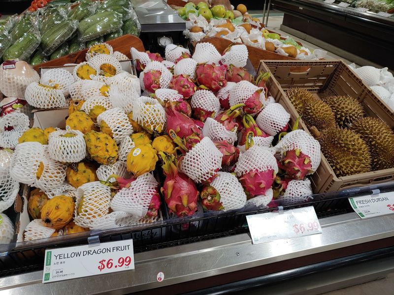 Fruit So Pretty It Belongs in a Gift Box Fruit So Pretty It Belongs in a Gift Box