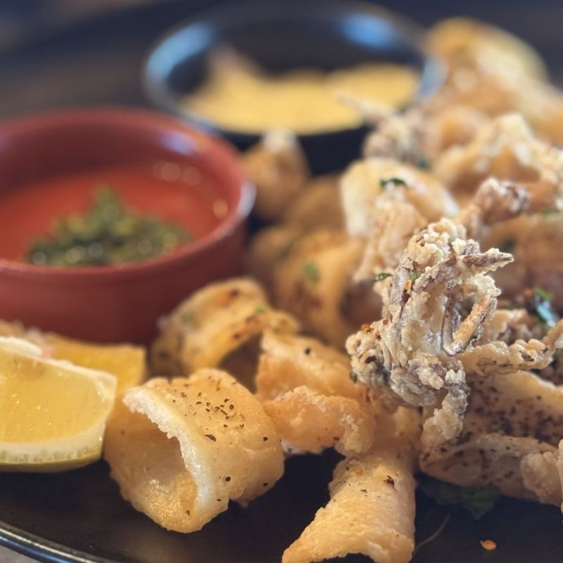 Calamari’s Brings Big Flavor And Downtown Energy