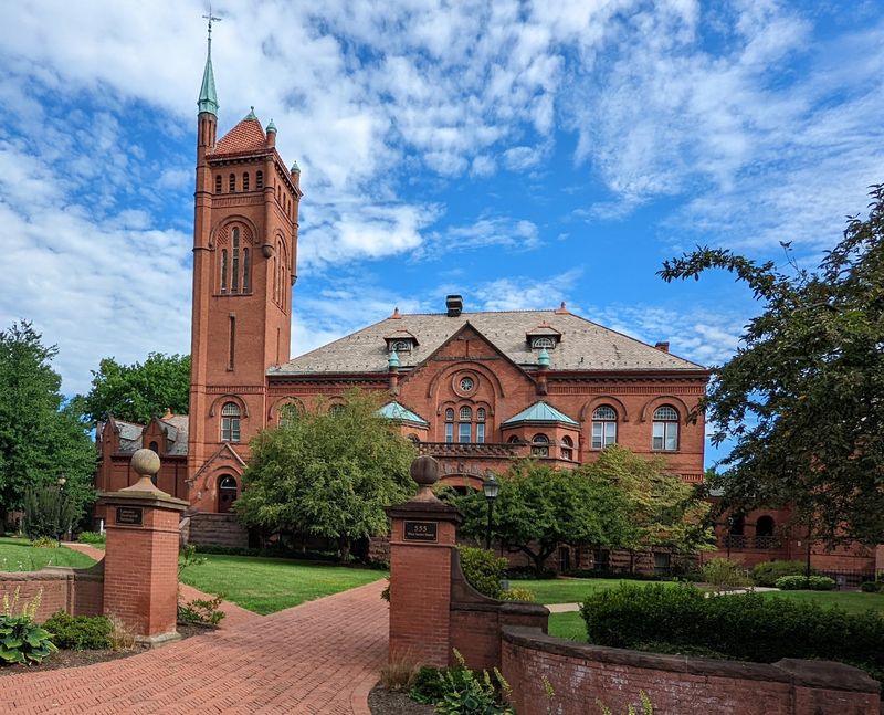 Central Market Connects History With Everyday Life