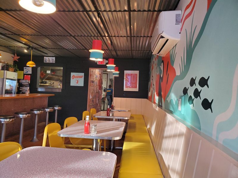 Colorful Retro Decor Turns Lunch Into A Mood Colorful Retro Decor Turns Lunch Into A Mood