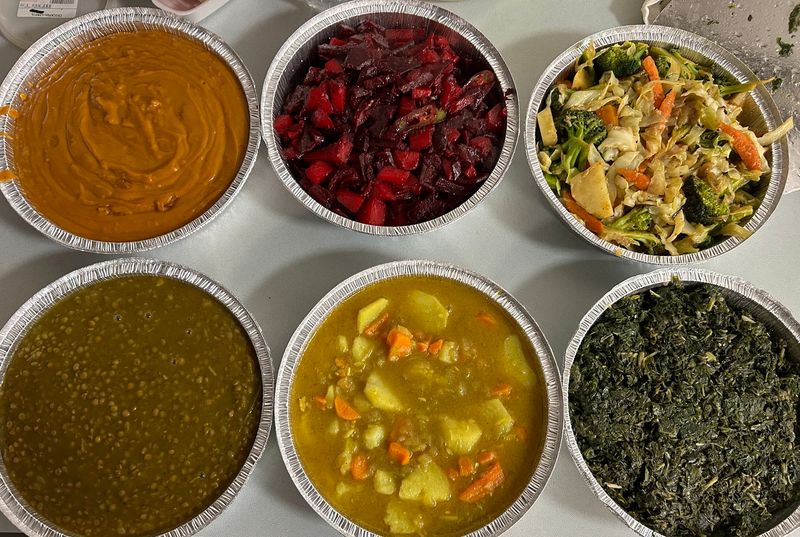 Colorful Vegetable Combos Make Meatless Dining Satisfying Colorful Vegetable Combos Make Meatless Dining Satisfying