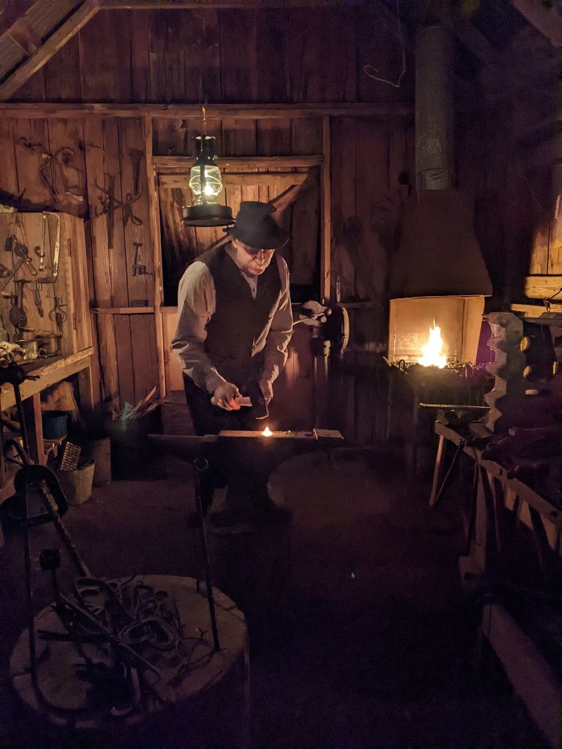 Costumed Interpreters Who Never Break Character Fun