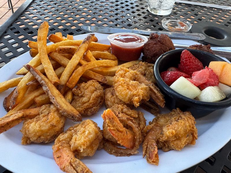 Crispy Seafood Tastes Better With A Lake View Crispy Seafood Tastes Better With A Lake View