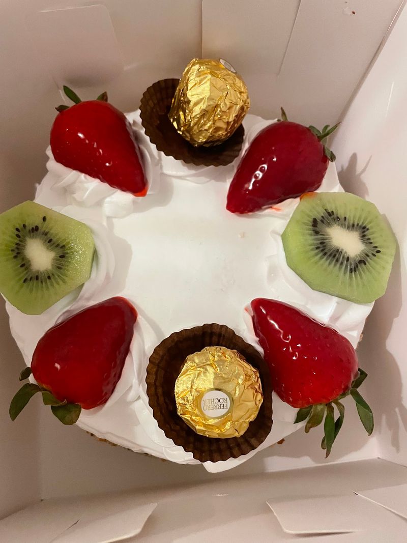 Custom Cakes for Big Reveals Custom Cakes for Big Reveals