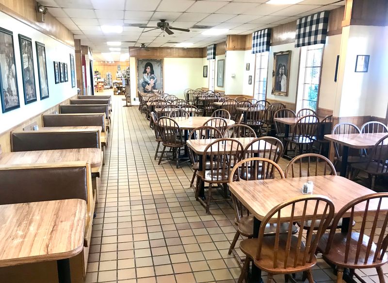 Loretta Lynn's Kitchen - Hurricane Mills