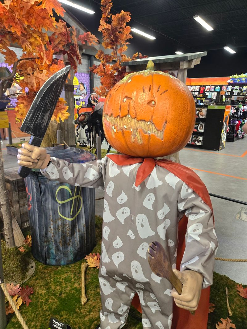 Decor Ideas To Make Your Yard The Spookiest Stop On The Street Decor Ideas To Make Your Yard The Spookiest Stop On The Street