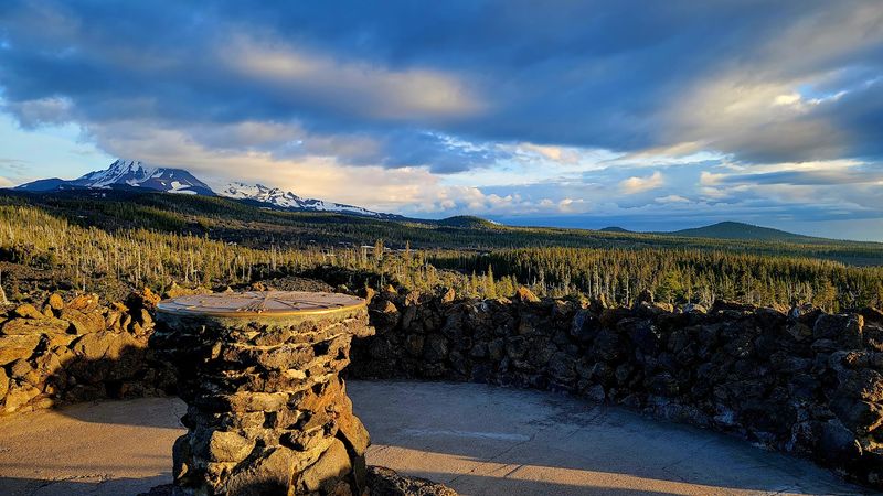 Dee Wright Observatory, Blue River