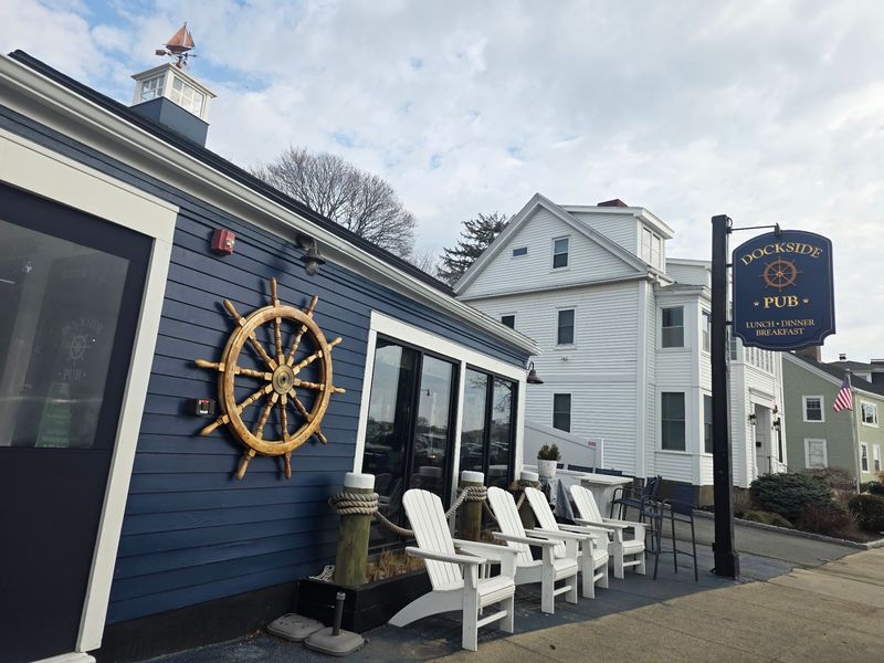 Dockside Pub