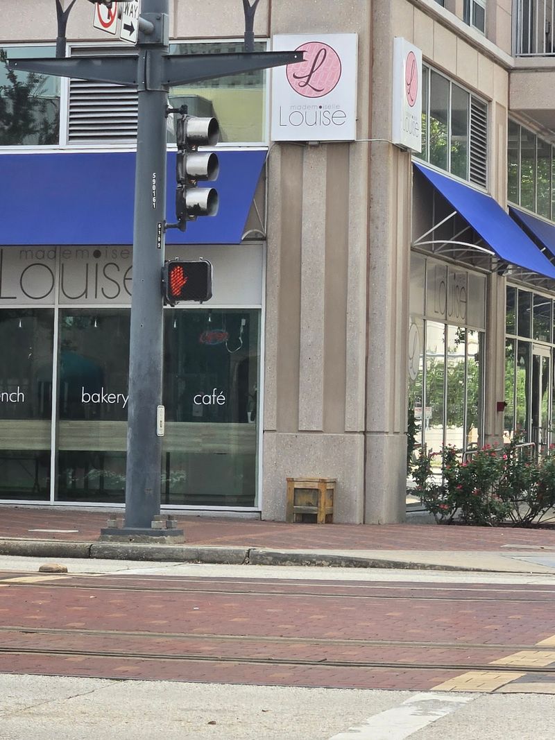 Downtown Houston Location Means Ride The Rail Or Plan Ahead Downtown Houston Location Means Ride The Rail Or Plan Ahead