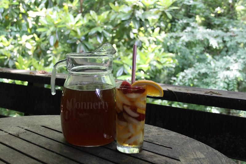Drinking Sweet Tea That’s Basically Dessert Drinking Sweet Tea That’s Basically Dessert