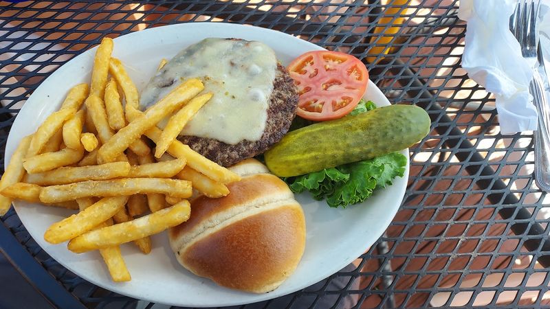 Salad Bar, Broasted Chicken, and Burgers That Hold Their Own Salad Bar, Broasted Chicken, and Burgers That Hold Their Own