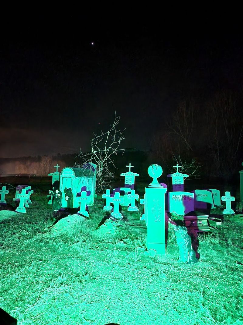 Ever Wondered What Being Buried Alive Feels Like? Ever Wondered What Being Buried Alive Feels Like?