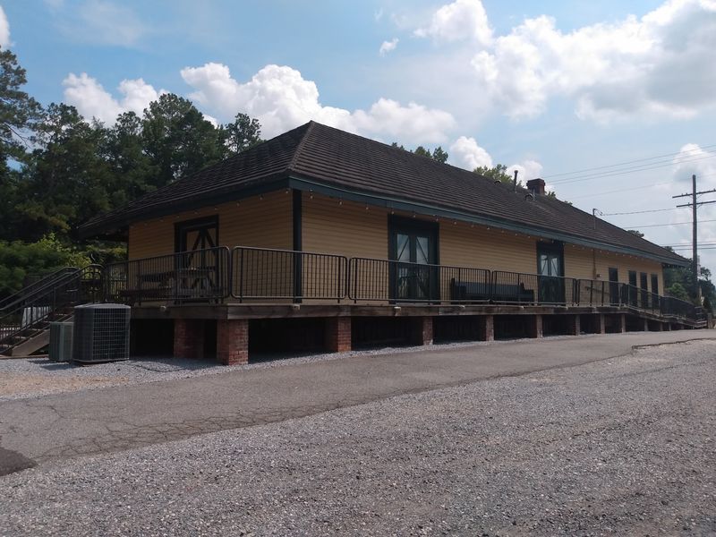 Explore the Charming Small Town of Summerville During Your Stop Explore the Charming Small Town of Summerville During Your Stop
