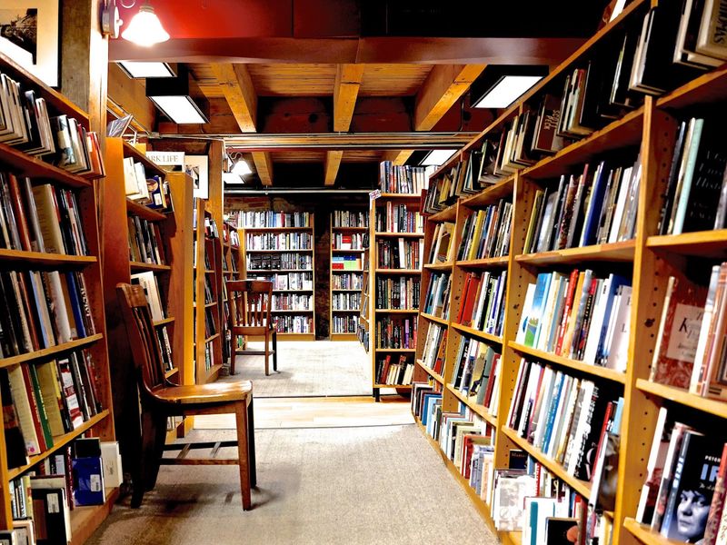 after-words bookstore (Chicago) after-words bookstore (Chicago)
