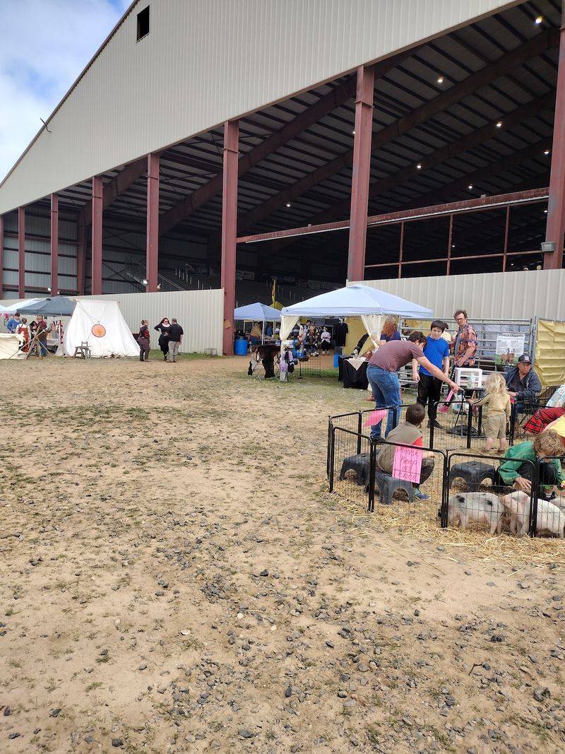 Facilities, Crowds, and Plan B for Rain Facilities, Crowds, and Plan B for Rain
