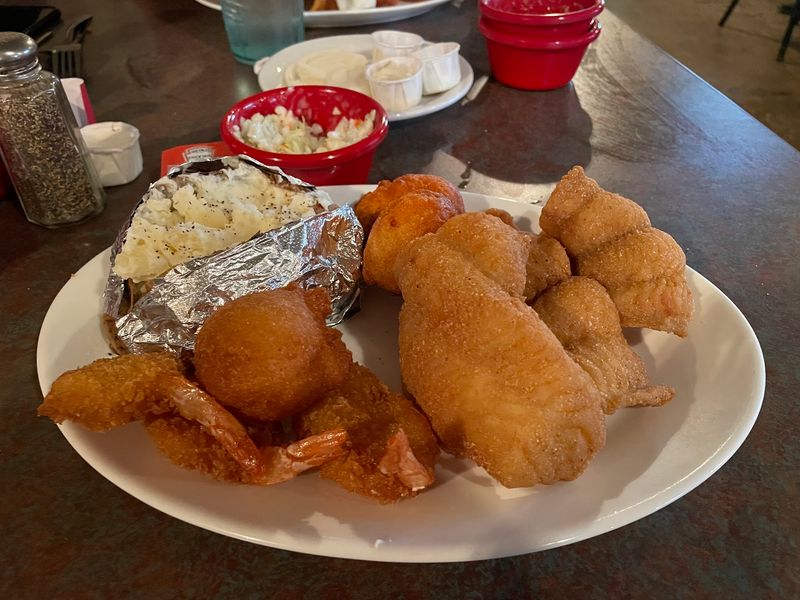 Fish Camp Restaurant, Centerville, TN