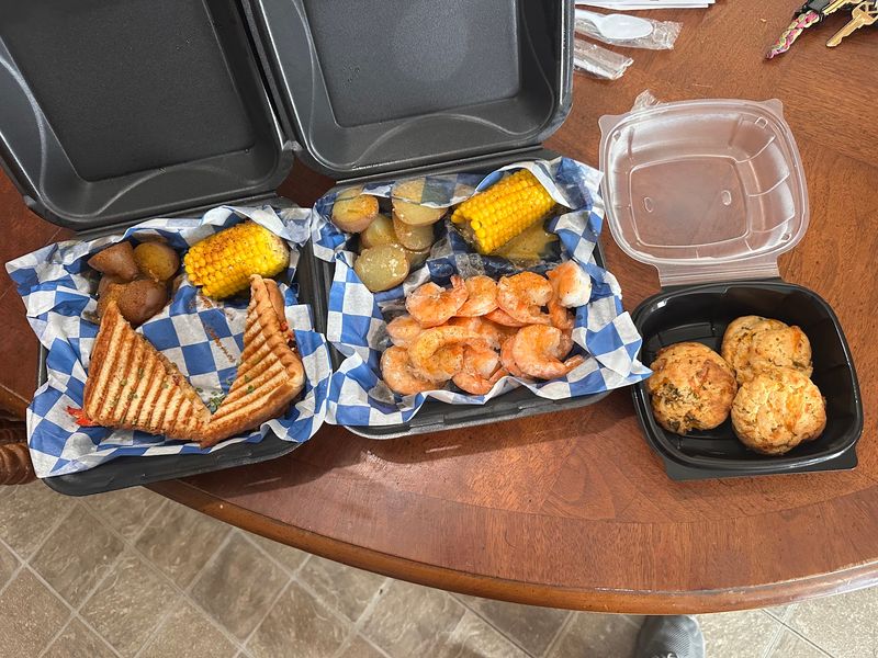 Fish Plates Give You Both Lighter Bites and Crispy Comfort