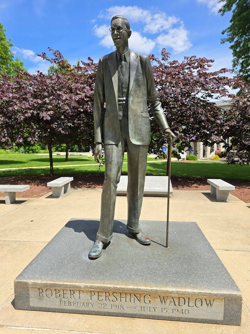 Alton Alton