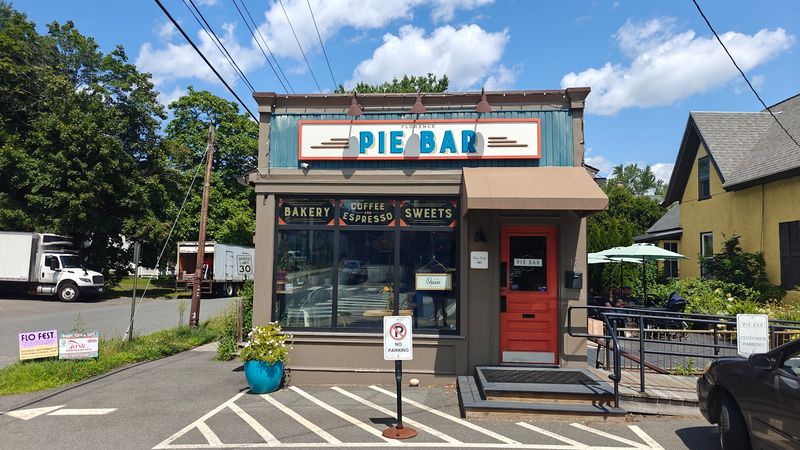 Florence Pie Bar - Put a Slice on the Schedule Florence Pie Bar - Put a Slice on the Schedule