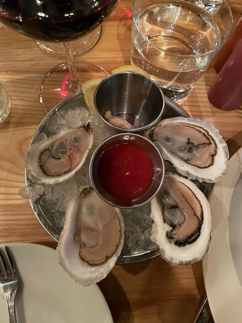 Fresh Oysters: Let the Briny Bite Speak First Fresh Oysters: Let the Briny Bite Speak First
