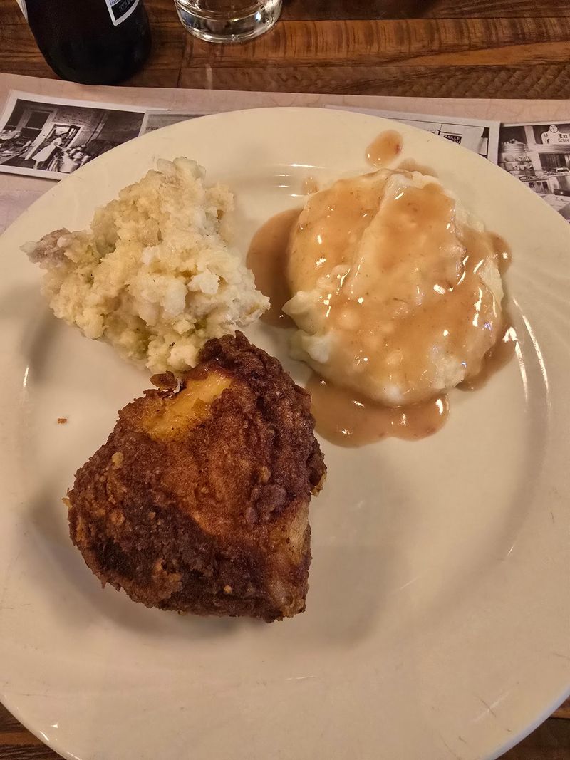 Fried Chicken With a Loyal Following Fried Chicken With a Loyal Following