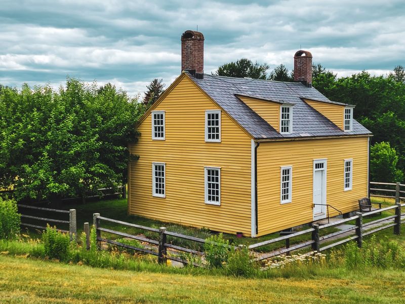 Fruitlands Museum
