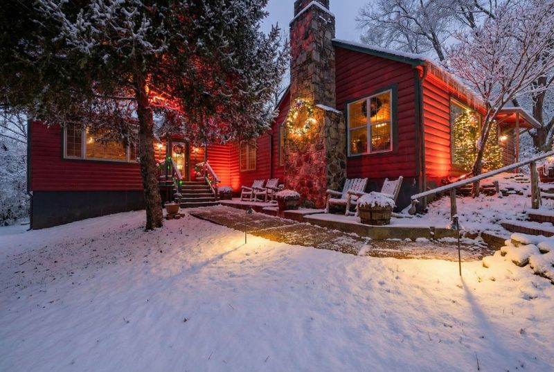Gaskins Cabin Steakhouse, Eureka Springs, AR Gaskins Cabin Steakhouse, Eureka Springs, AR