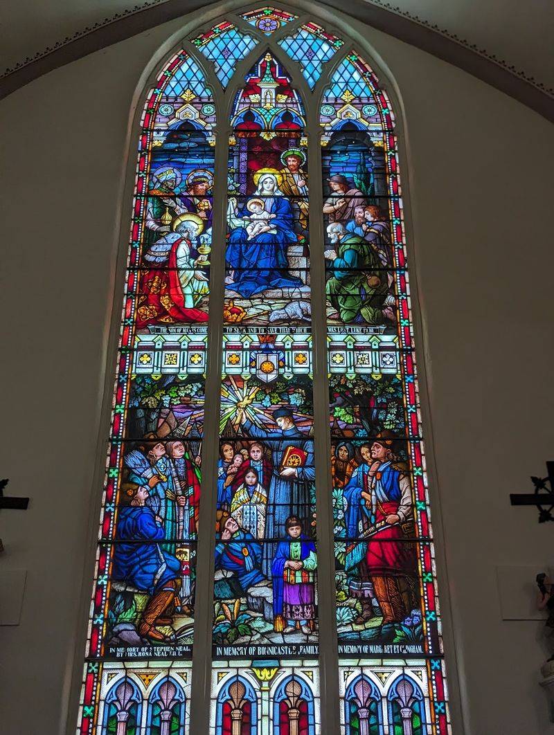 Glass Fit for the Vatican