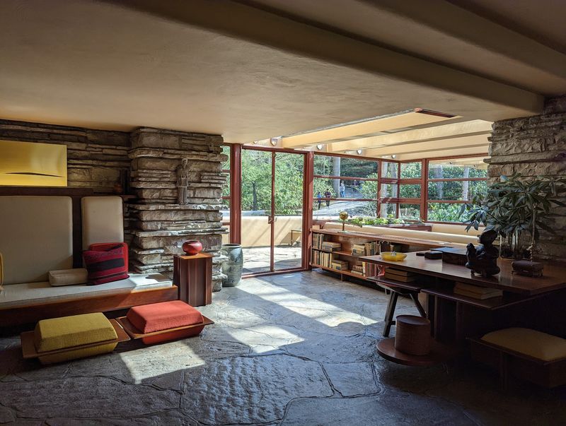 Glass Walls That Pull the Forest Inside