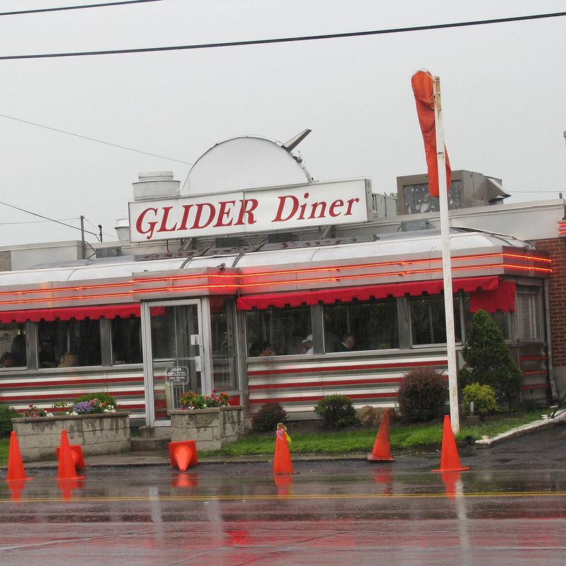Glider Diner: Scranton Comfort With a Familiar Face