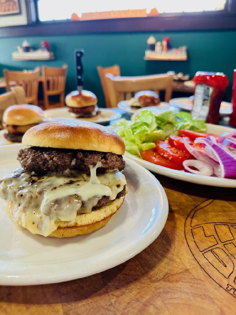 Good Food, Friendly Faces, And The Charm Of A No-Frills Diner