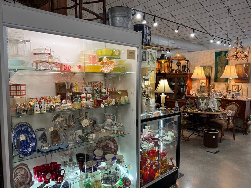 Green Olde Deal Antique Mall, Sevierville Green Olde Deal Antique Mall, Sevierville