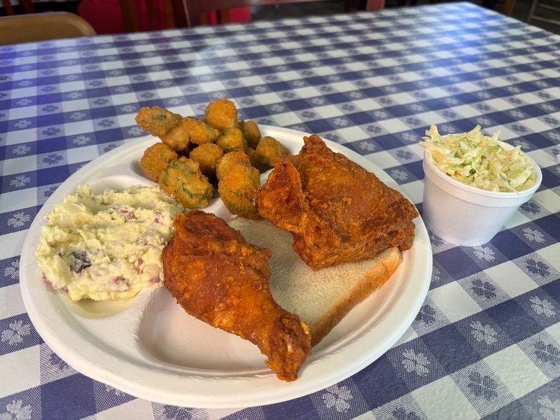 Gus's World Famous Fried Chicken, Memphis, TN