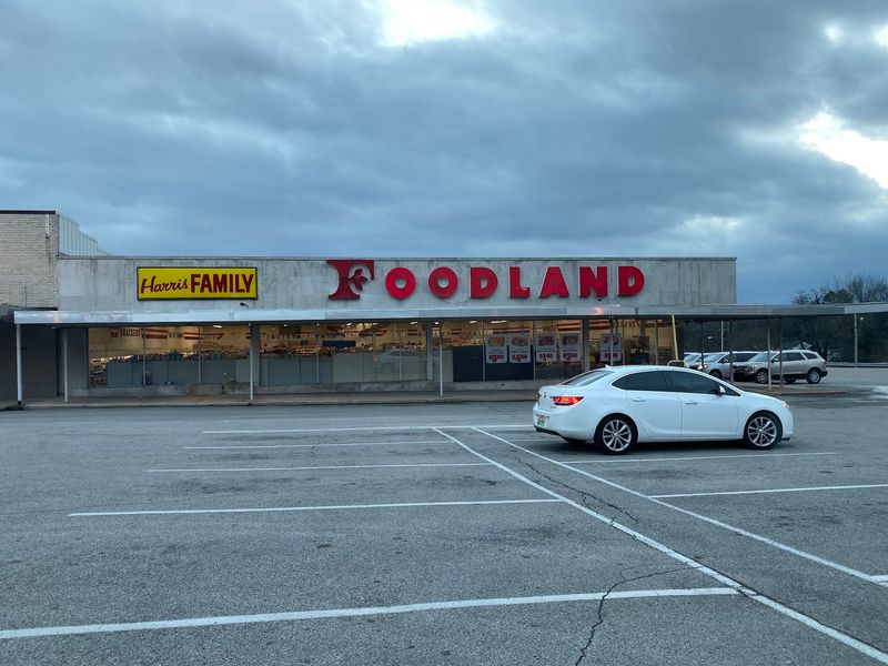 Harris Family Foodland in Columbia Harris Family Foodland in Columbia