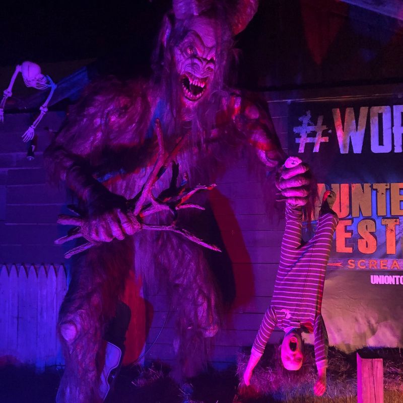 Haunted Hills Estate Scream Park: Make Uniontown Your Scare Night Haunted Hills Estate Scream Park: Make Uniontown Your Scare Night
