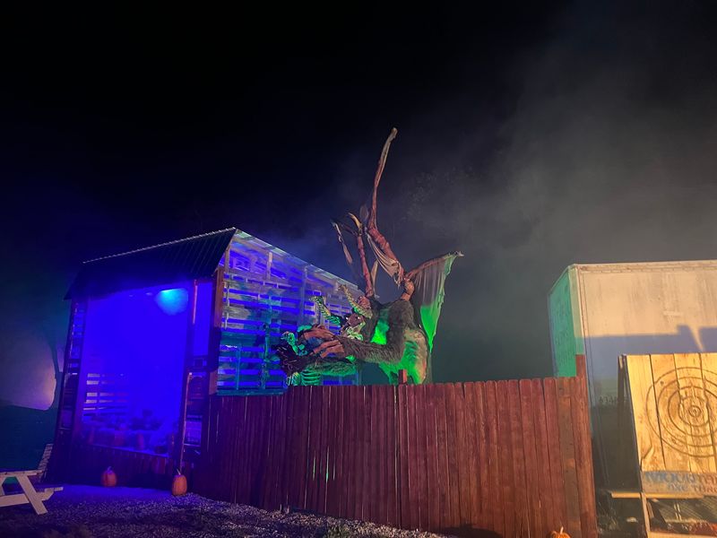 Haunted Hills Estate Screampark Haunted Hills Estate Screampark