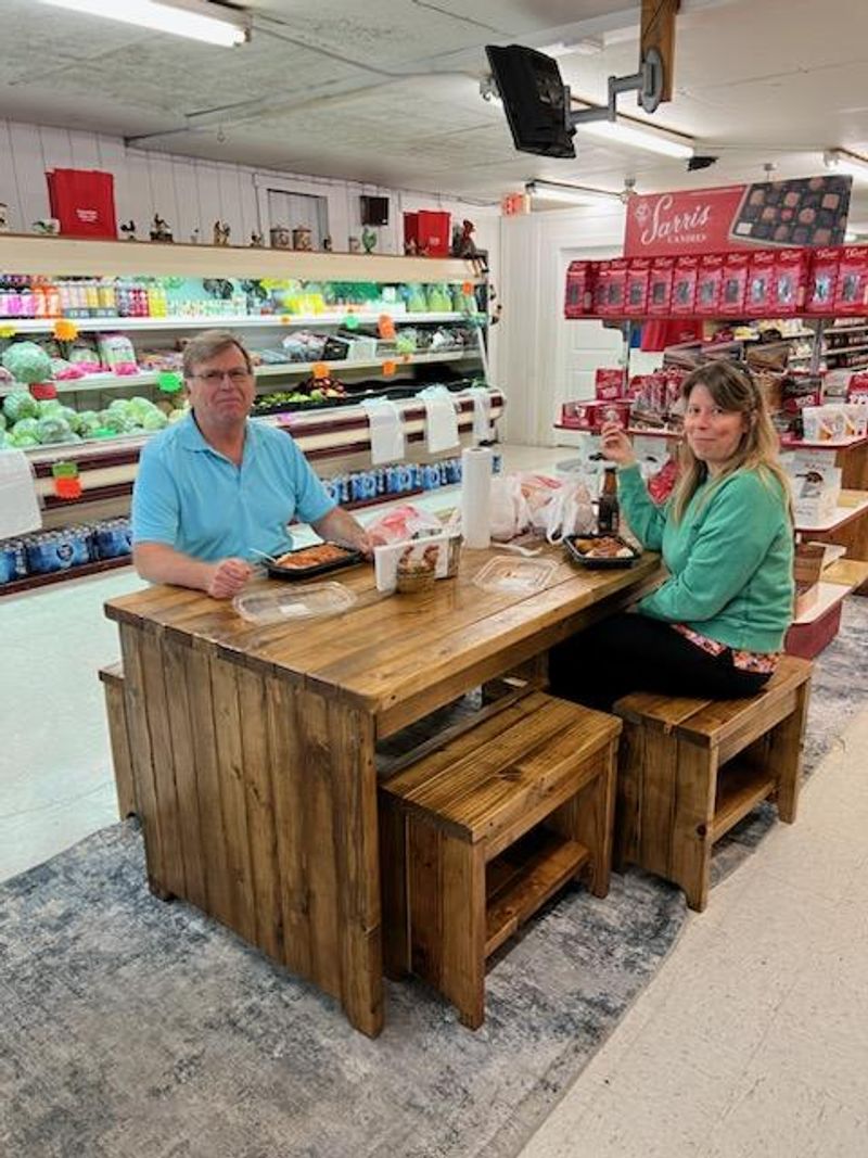 Helpful Conversations Can Improve Your Purchase Helpful Conversations Can Improve Your Purchase