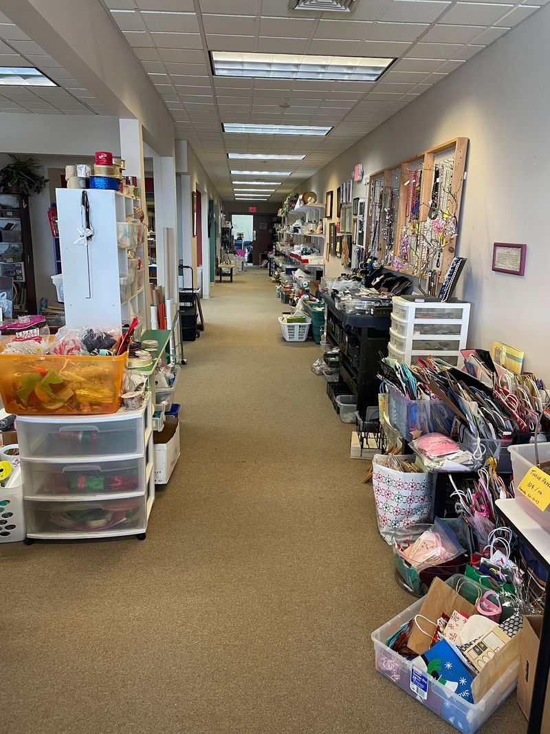 Helpful Staff Make the Hunt Less Overwhelming Helpful Staff Make the Hunt Less Overwhelming