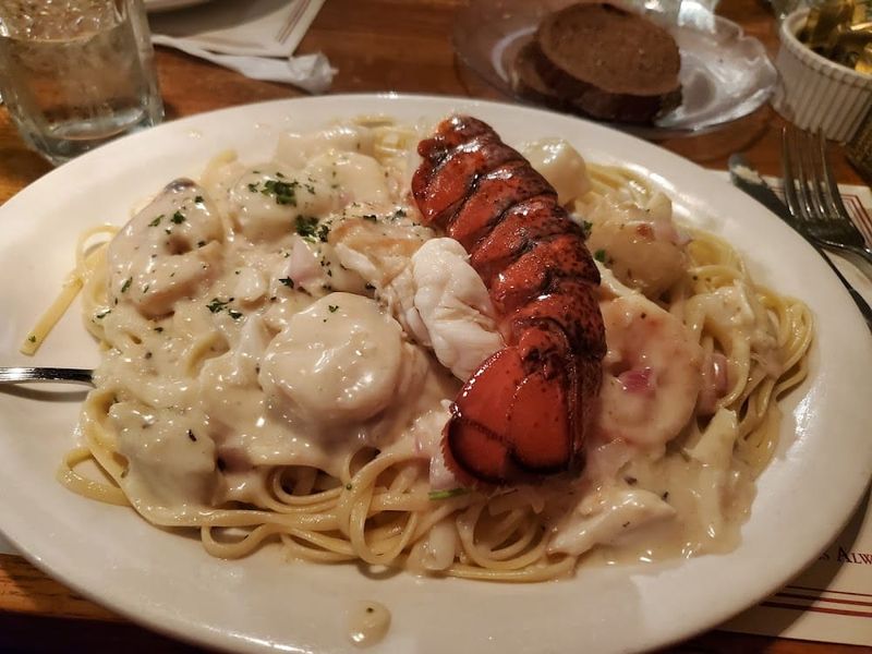 Henry’s Salt Of The Sea: Allentown’s Cozy Favorite Henry’s Salt Of The Sea: Allentown’s Cozy Favorite