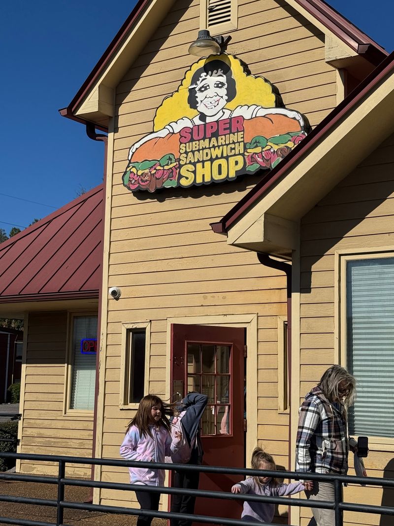 Highland Super Submarine Sandwich Shop, Memphis Highland Super Submarine Sandwich Shop, Memphis