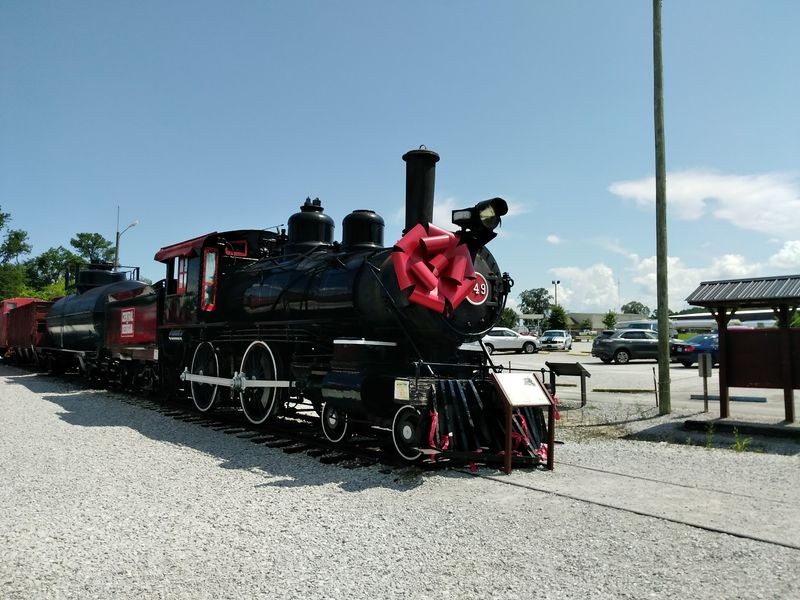 Holiday Trains Bring Cookies, Cocoa, And A Famous Guest Holiday Trains Bring Cookies, Cocoa, And A Famous Guest
