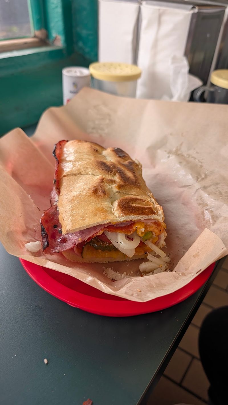 Hours, Prices and the Lunch Rush