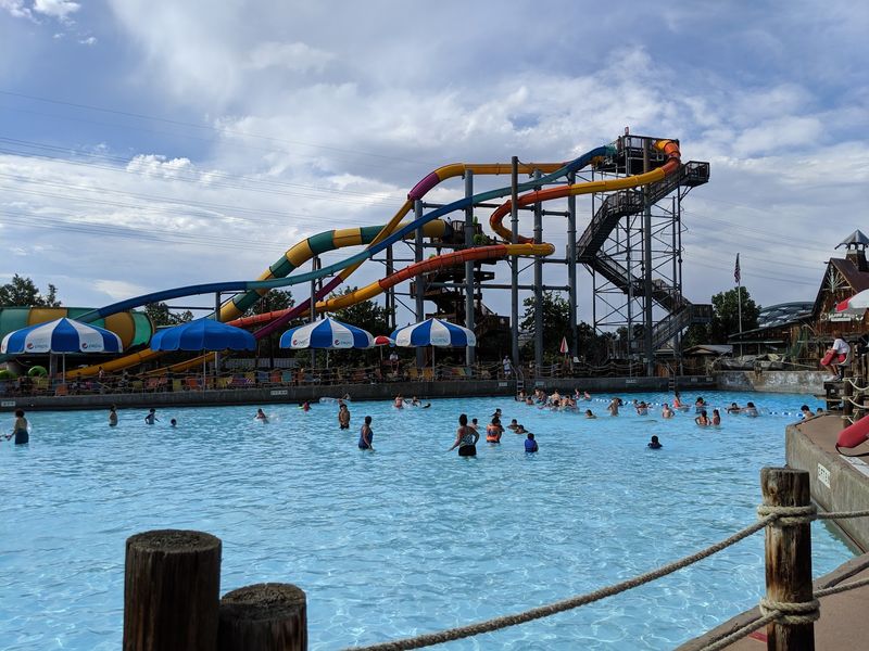 Island Kingdom and Its Wave Pool Island Kingdom and Its Wave Pool
