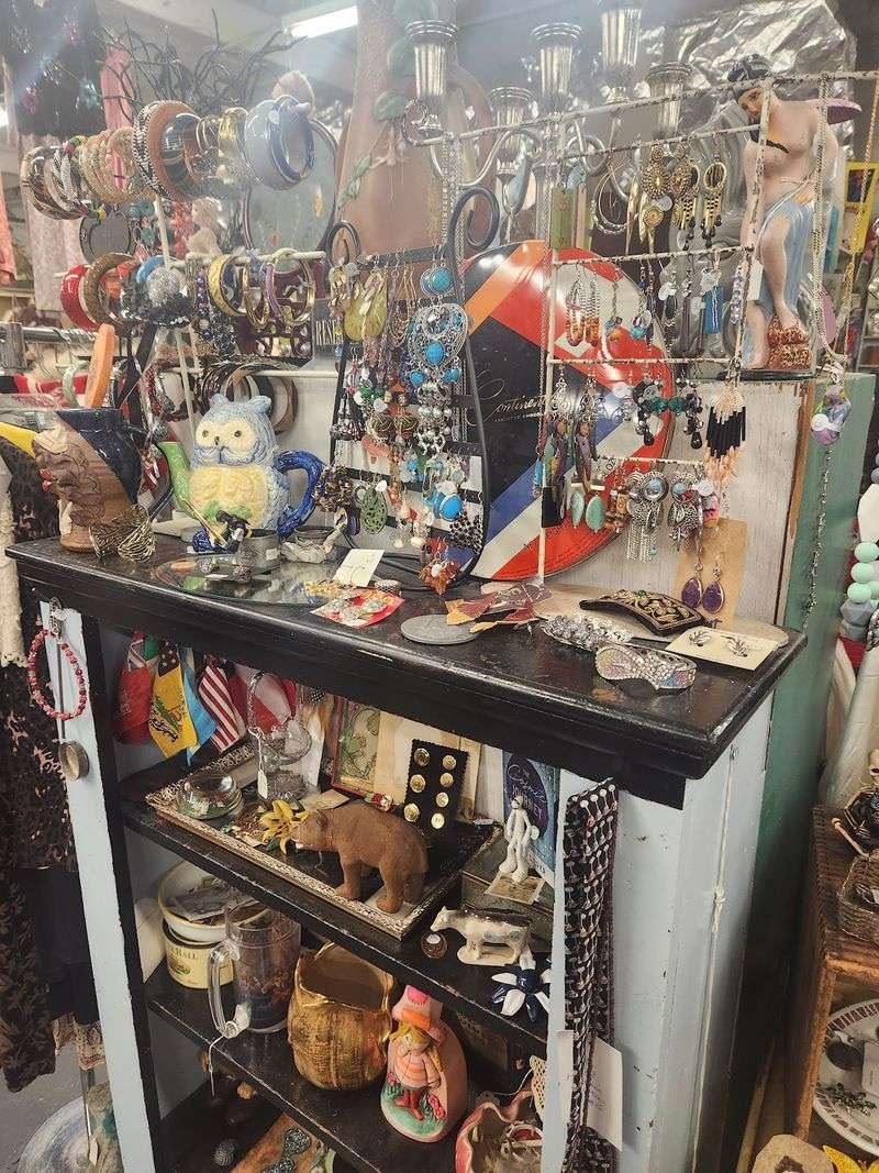 Jewelry, Antiques, and Household Detours