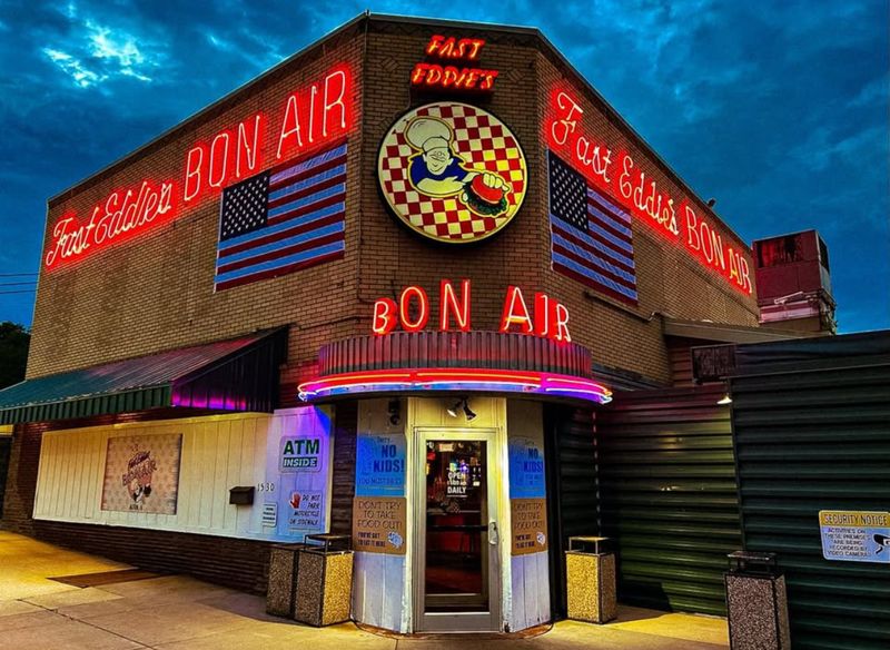 Fast Eddie's Bon Air (Alton) Fast Eddie's Bon Air (Alton)