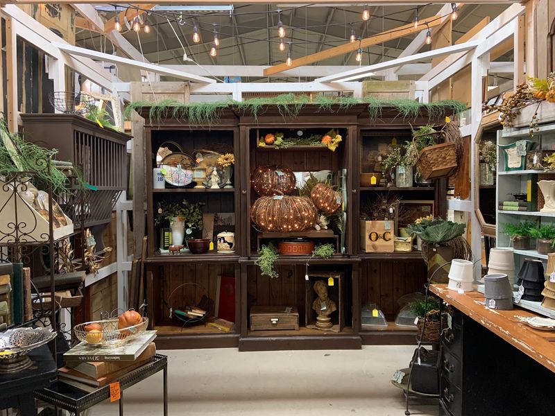 Kitchenware, Glassware, and Farmhouse Decor