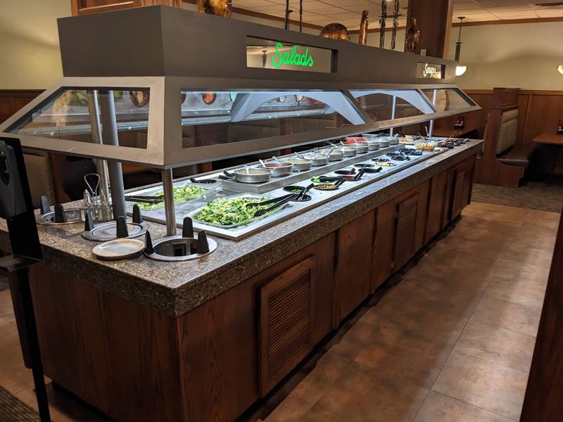 A Salad Bar That Keeps Saying Yes